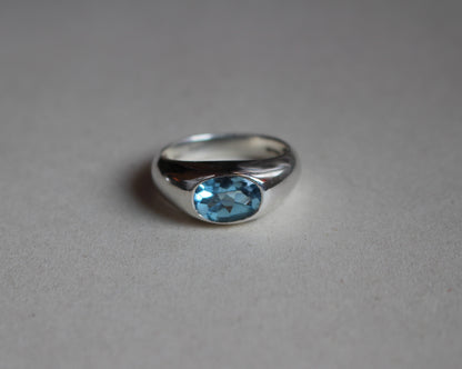 Anillo vintage de topacio azul