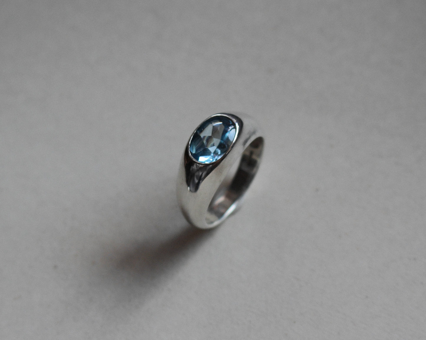 Anillo vintage de topacio azul