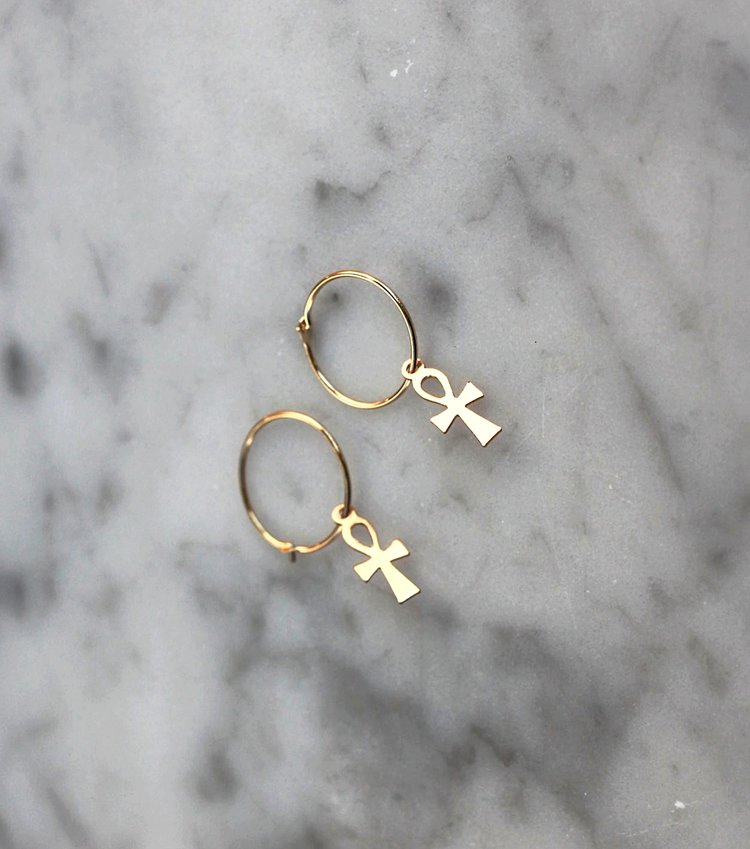 Aros con cruz Ankh de 14 quilates