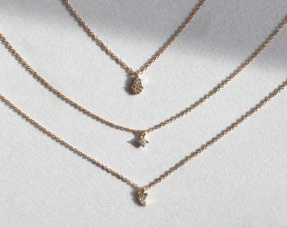 Collar con dije de circonita cúbica pequeña