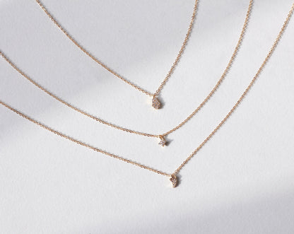 Collar con dije de circonita cúbica pequeña
